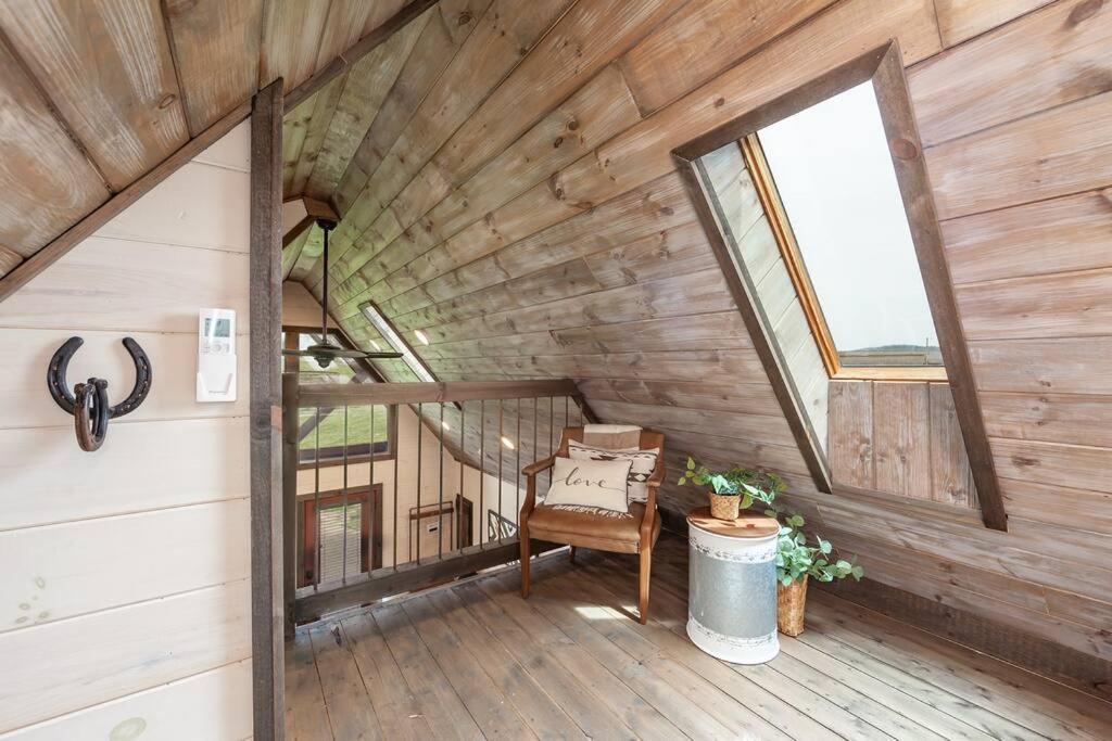 Romantic A-Frame Private Hottub Firepit Neargsmnp Sevierville Exterior photo